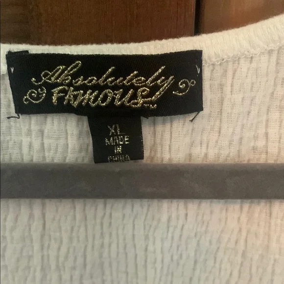 Absolutely Famous Red and White Tie Front Blouse - Picture 2 of 2